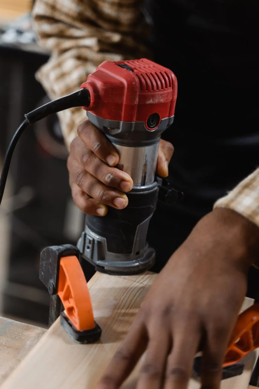 Best Compact Power Tools for Small Spaces: 9 Top Picks for Tight Work Areas