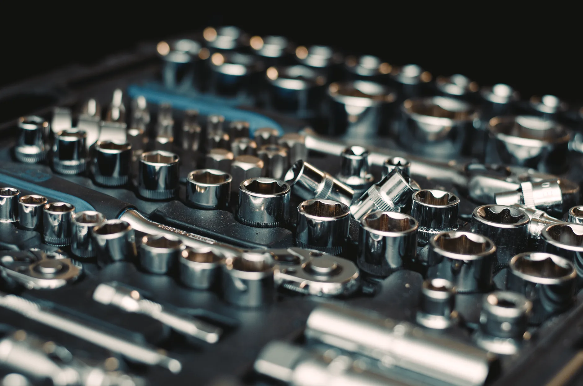 Best Socket Sets for Mechanics: 9 Top Picks for Durability, Tight Spaces & Everyday Repairs